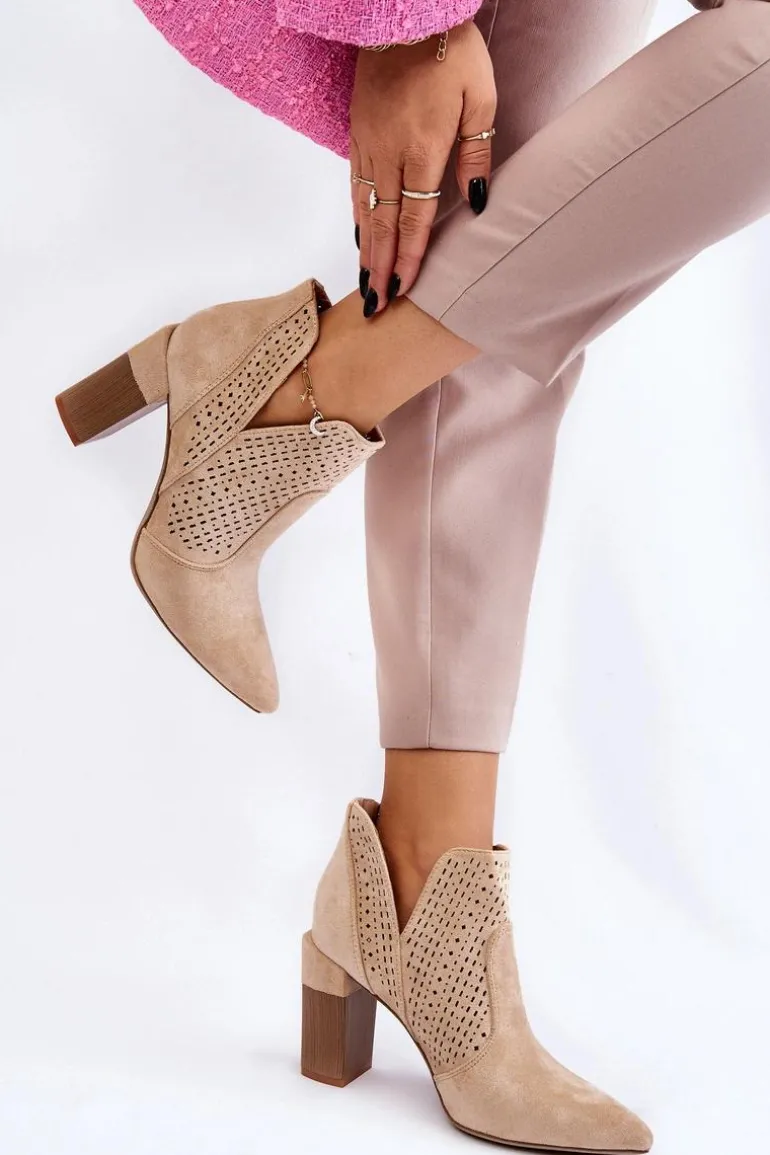 Modne Zamszowe Ażurowe Botki Na Obcasie Jasnobeżowe Genevi