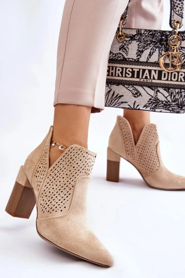 Modne Zamszowe Ażurowe Botki Na Obcasie Jasnobeżowe Genevi