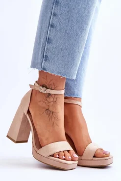 Modne Zamszowe Sandałki Na Kwadratowym Obcasie Beżowe Merila