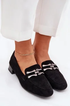 Mokasyny Z Ozdobą Na Delikatnym Obcasie Eko Zamszowe Czarne Pillitha