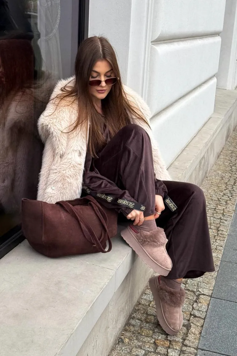 Śniegowce Damskie Na Platformie Z Futerkiem I Haftem Ciemnobeżowe Querina