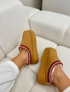 Śniegowce Damskie Na Platformie Ocieplane Futerkiem Camel Remenia