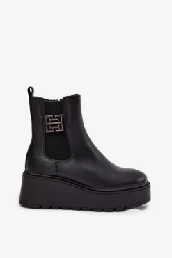 Ocieplane Botki Damskie Na Koturnie Z Ozdobnym Detalem Vinceza 58551 Czarne