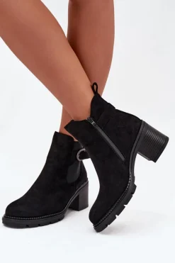 Ocieplane Botki Damskie Na Słupku Z Ozdobną Klamrą Czarne Melara