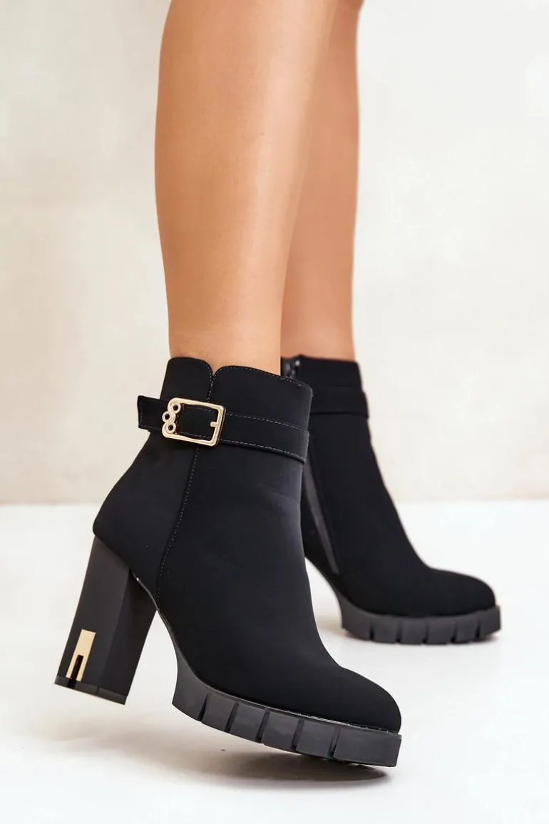 Ocieplane Botki Damskie Na Słupku Ze Złotą Klamrą Czarne Taitra