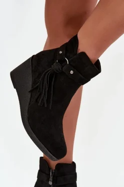 Ocieplane Botki Damskie Na Koturnie Z Frędzlami Czarne Olivarae