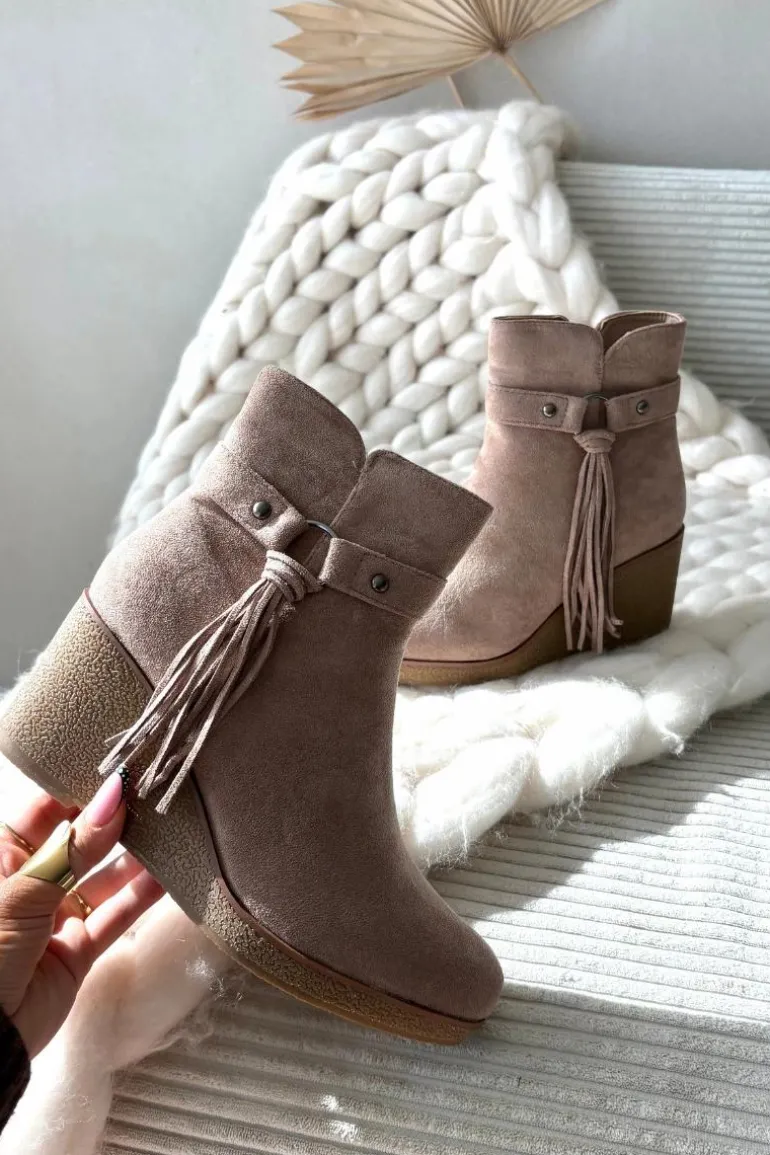 Ocieplane Botki Damskie Na Koturnie Z Frędzlami Beżowe Olivarae