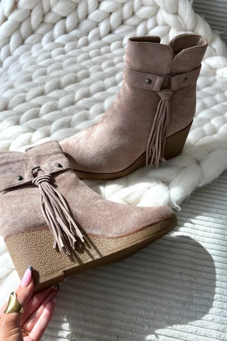 Ocieplane Botki Damskie Na Koturnie Z Frędzlami Beżowe Olivarae