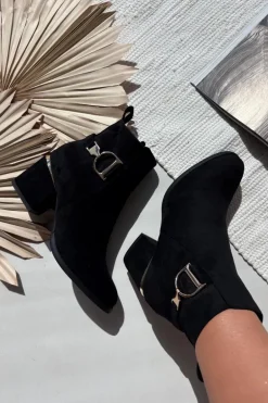 Ocieplane Botki Damskie Na Słupku Ze Złotymi Elementami Czarne Ambrine