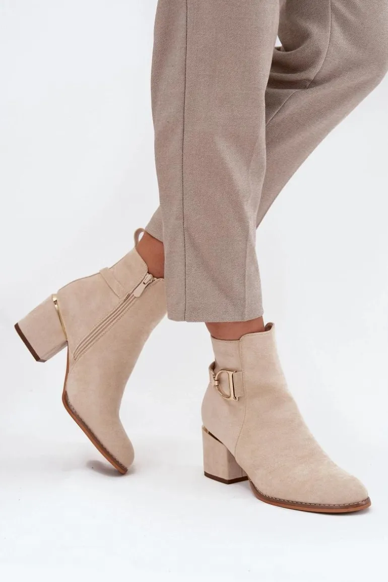 Ocieplane Botki Damskie Na Słupku Ze Złotymi Elementami Jasnobeżowe Ambrine