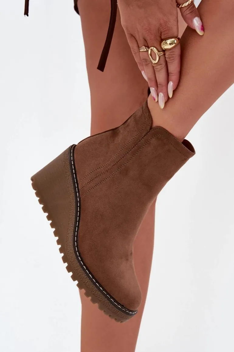 Ocieplane Botki Na Koturnie Z Eko Zamszu Brązowe Mavona