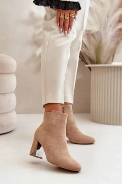 Ocieplane Botki Na Obcasie Słupku Z Lustrzanym Elementem Beżowe Silvare