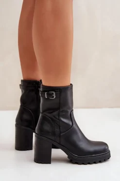 Ocieplane Botki Na Słupku Z Klamrą Czarne Selavia