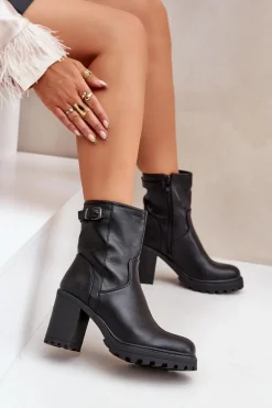 Ocieplane Botki Na Słupku Z Klamrą Czarne Selavia