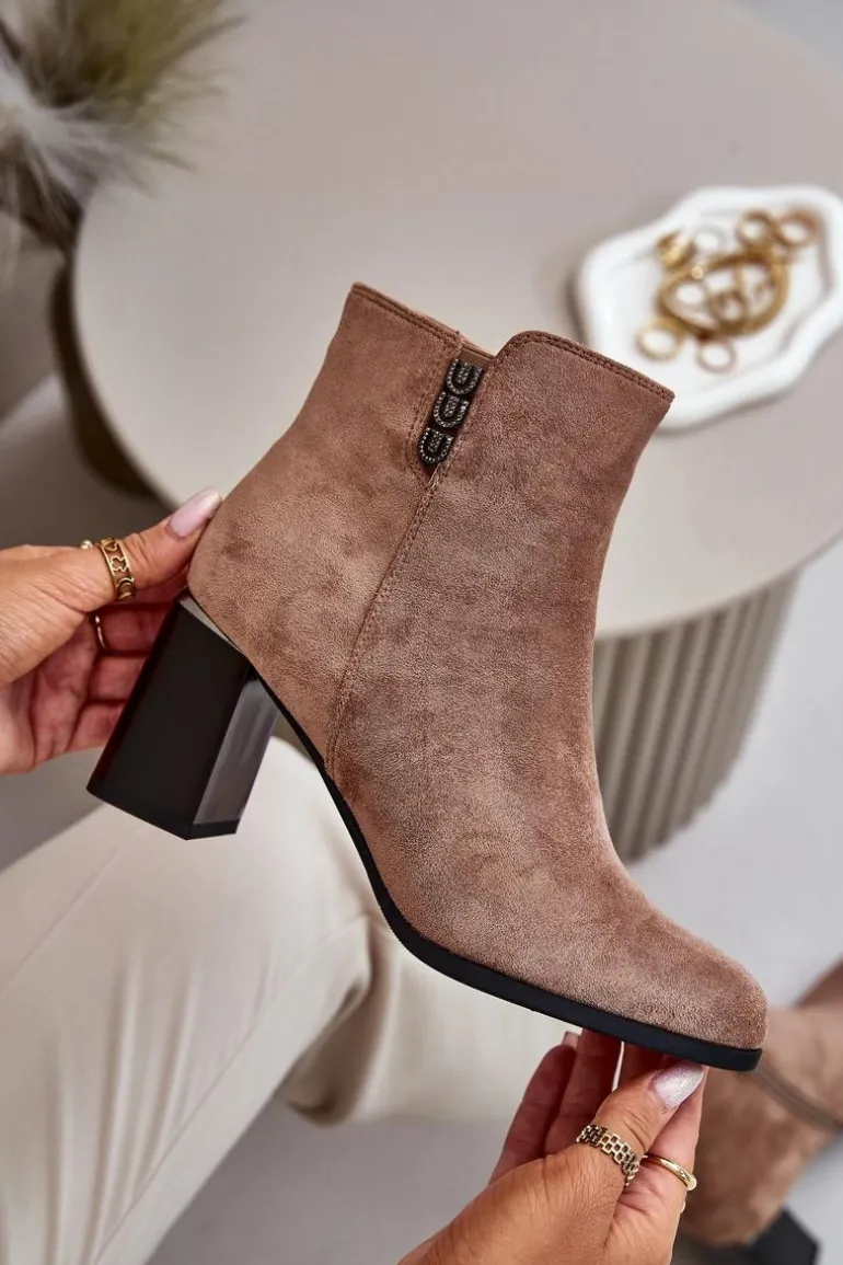 Ocieplane Eko Zamszowe Botki Damskie Na Słupku Zapinane Na Zamek Brązowe Erillia
