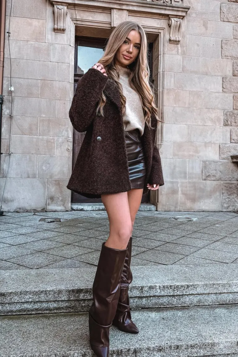 Ocieplane Kozaki Damskie Z Wywiniętą Cholewką Na Słupku Czekoladowe Elivira