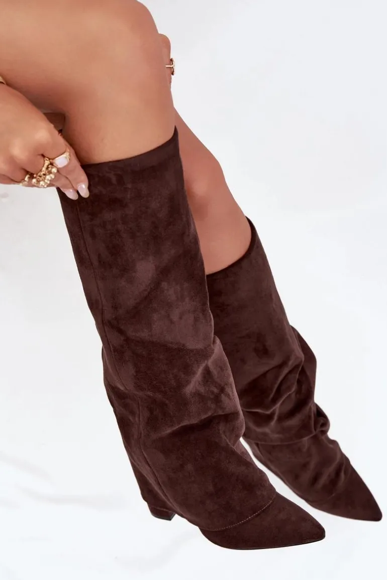 Ocieplane Kozaki Damskie Z Wywiniętą Cholewką Na Słupku Eko Zamszowe Czekoladowe Elivira