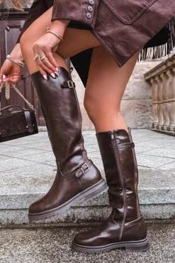 Ocieplane Kozaki Damskie Na Płaskim Obcasie Z Klamrami Czekoladowe Sarelle