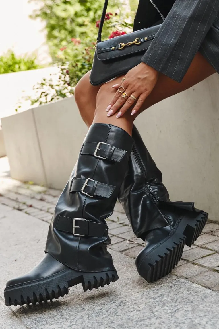 Ocieplane Kozaki Damskie Ze Srebrnymi Klamrami Czarne Isavine