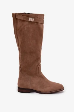 Ocieplane Kozaki Damskie Na Płaskim Obcasie Z Paskiem I Srebrnym Detalem Ciemnobeżowe Geraline