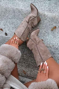 Ocieplane Kozaki Kowbojki Na Słupku Z Eko Zamszu Beżowe Mavine