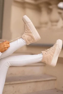 Ocieplane Trampki Damskie Z Futerkiem Typu Baranek Big Star OO274A444 Beżowe