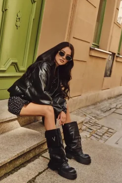 Ocieplane Wsuwane Kozaki Damskie Na Masywnej Platformie Z Kieszeniami Czarne Clarinda