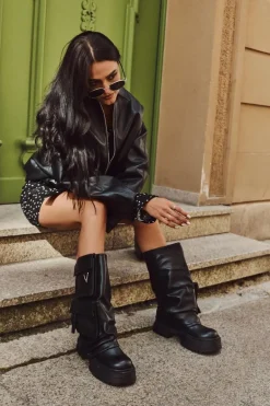 Ocieplane Wsuwane Kozaki Damskie Na Masywnej Platformie Z Kieszeniami Czarne Clarinda