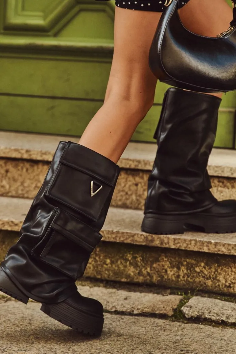 Ocieplane Wsuwane Kozaki Damskie Na Masywnej Platformie Z Kieszeniami Czarne Clarinda