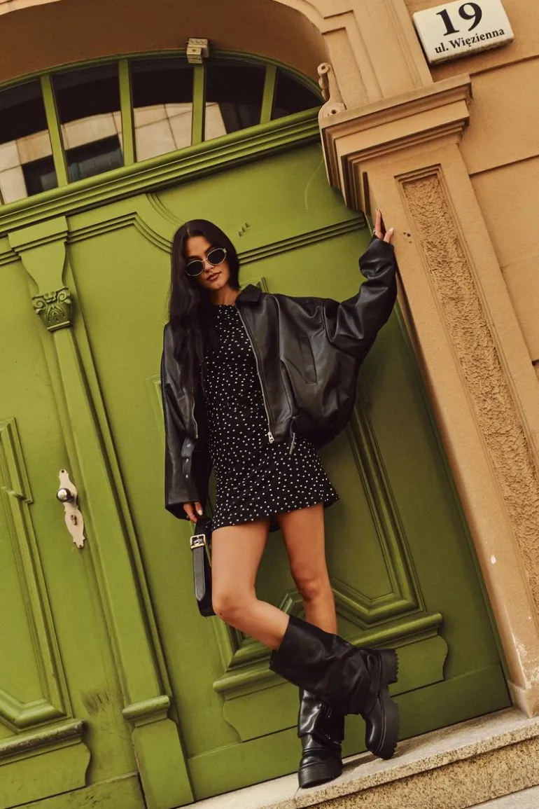 Ocieplane Wsuwane Kozaki Damskie Na Masywnej Platformie Z Kieszeniami Czarne Clarinda