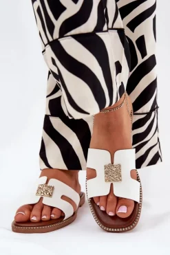 Płaskie Klapki Z Wycięciami I Ozdobą Białe Bohalis