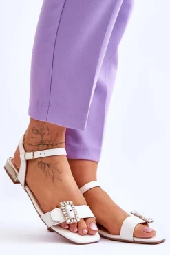 Płaskie Sandały Na Złotym Obcasie Białe Mindley