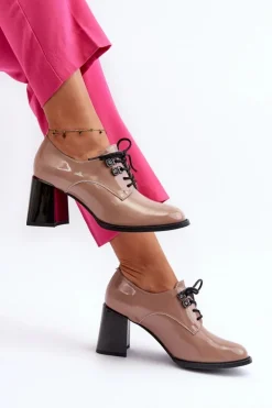 Półbuty Damskie Lakierowane Na Słupku Beżowe Nelione