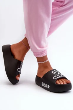 Piankowe Klapki Damskie Na Masywnej Podeszwie Z Misiem Czarne Lamira