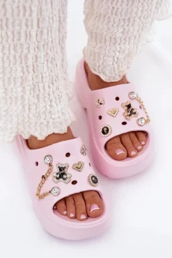 Piankowe Klapki Damskie Na Masywnej Platformie Ze Złotymi Przypinkami Różowe Ivoriel
