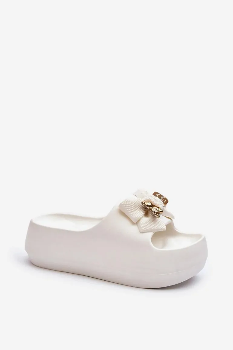 Piankowe Klapki Damskie Z Kokardą Białe Salessa