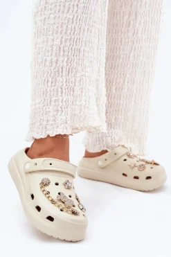 Piankowe Klapki Damskie Z Przypinkami Beżowe Linaviela