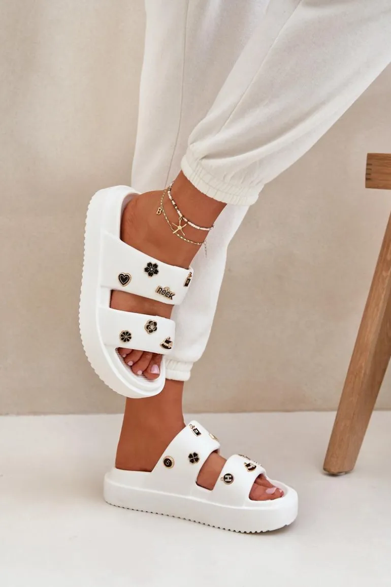 Piankowe Klapki Damskie Z Przypinkami Białe Ravanala