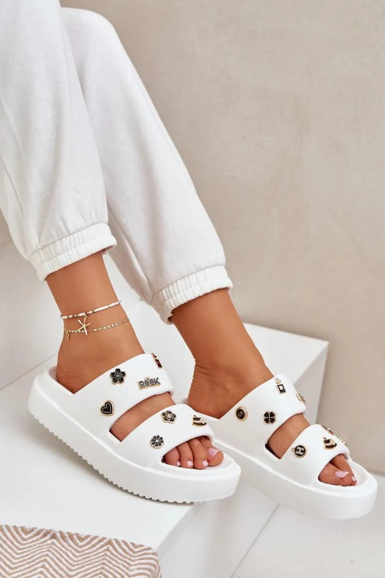 Piankowe Klapki Damskie Z Przypinkami Białe Ravanala