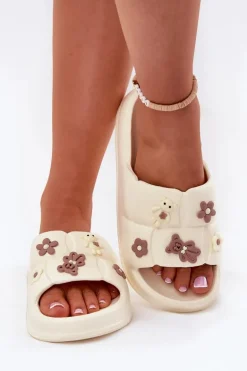 Piankowe Klapki Z Przypinkami Ecru Redienna