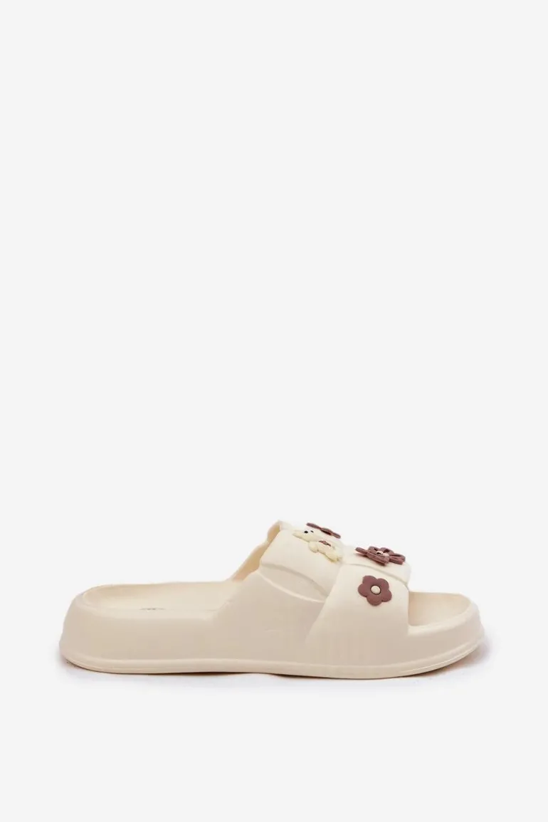 Piankowe Klapki Z Przypinkami Ecru Redienna