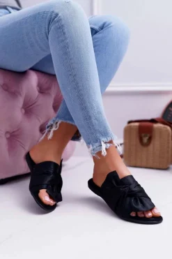 Połyskujące Klapki Z Wiązaniem Czarne Emilia