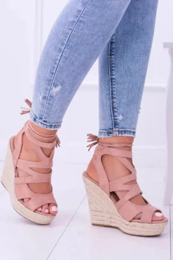 Różowe Zamszowe Sandały Na Koturnie Nowelio