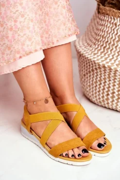 Sandałki Damskie Na Koturnie Żółte Wsuwane Harper
