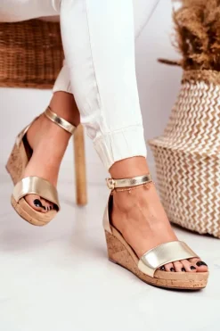 Sandałki Damskie Na Koturnie Złote MarryMe