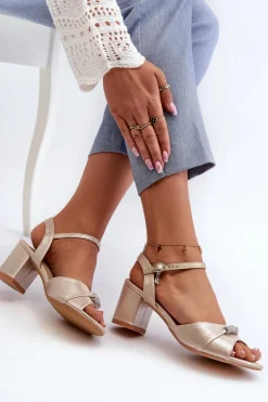 Sandały Damskie Eko Skórzane Na Słupku Z Ozdobami Złote Narhi