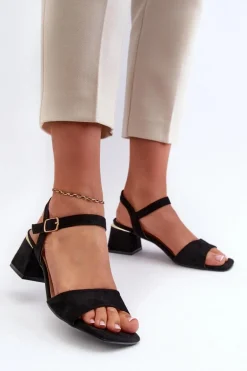 Sandały Damskie Na Klocku Z Eko Zamszu Czarne Leisha