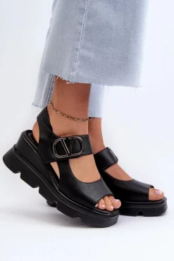 Sandały Damskie Na Koturnie I Platformie Z Eko Skóry Czarne Triaola
