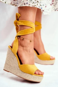 Sandały Damskie Na Koturnie Wiązane Żółte Belleza