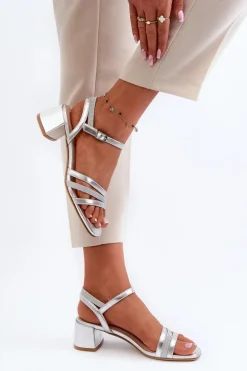 Sandały Damskie Na Niskim Obcasie Z Eko Skóry Sergio Leone SK046 Srebrne